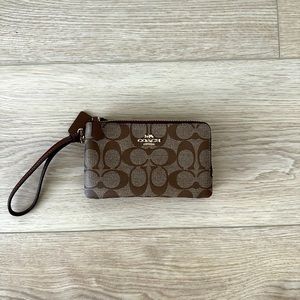 Coach zipper wallet/wristlet NWT